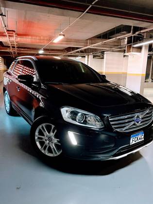 VOLVO XC60 2.0 T5 MOMENTUM GASOLINA 4P AUTOMÁTICO